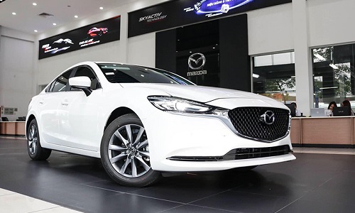 Ô tô Mazda lại giảm giá hàng loạt về mức thấp kỷ lục