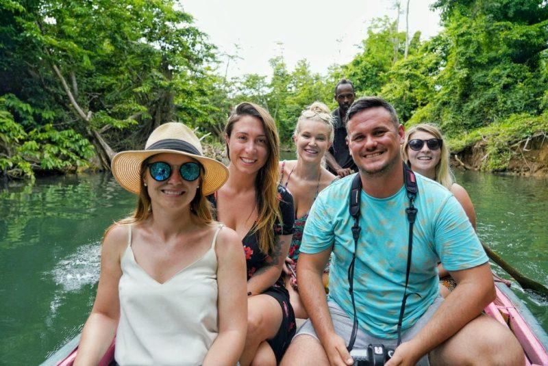 bảo hiểm du lịch Dominica